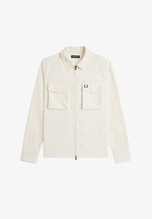 Off-white Reißverschlussjacke mit Kragen, zwei vorderen Klappentaschen und kleinem schwarzem Lorbeerkranz-Logo auf der linken Tasche.