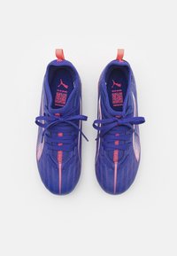 Puma ULTRA 5 MATCH MG JR UNISEX - Botines de fútbol para terreno firme - lapis lazuli/white/sunset glow