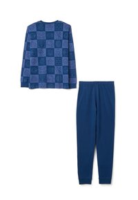 Conjunto de pijama de color navy que incluye una camiseta de manga larga con un patrón texturizado de íconos relacionados con juegos y pantalones de color sólido a juego con cintura elástica.