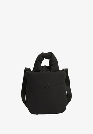 Bolso de hombro acolchado negro con un asa en bucle, correa ajustable y un acabado texturizado. Presenta un logo sutil en la parte frontal.
