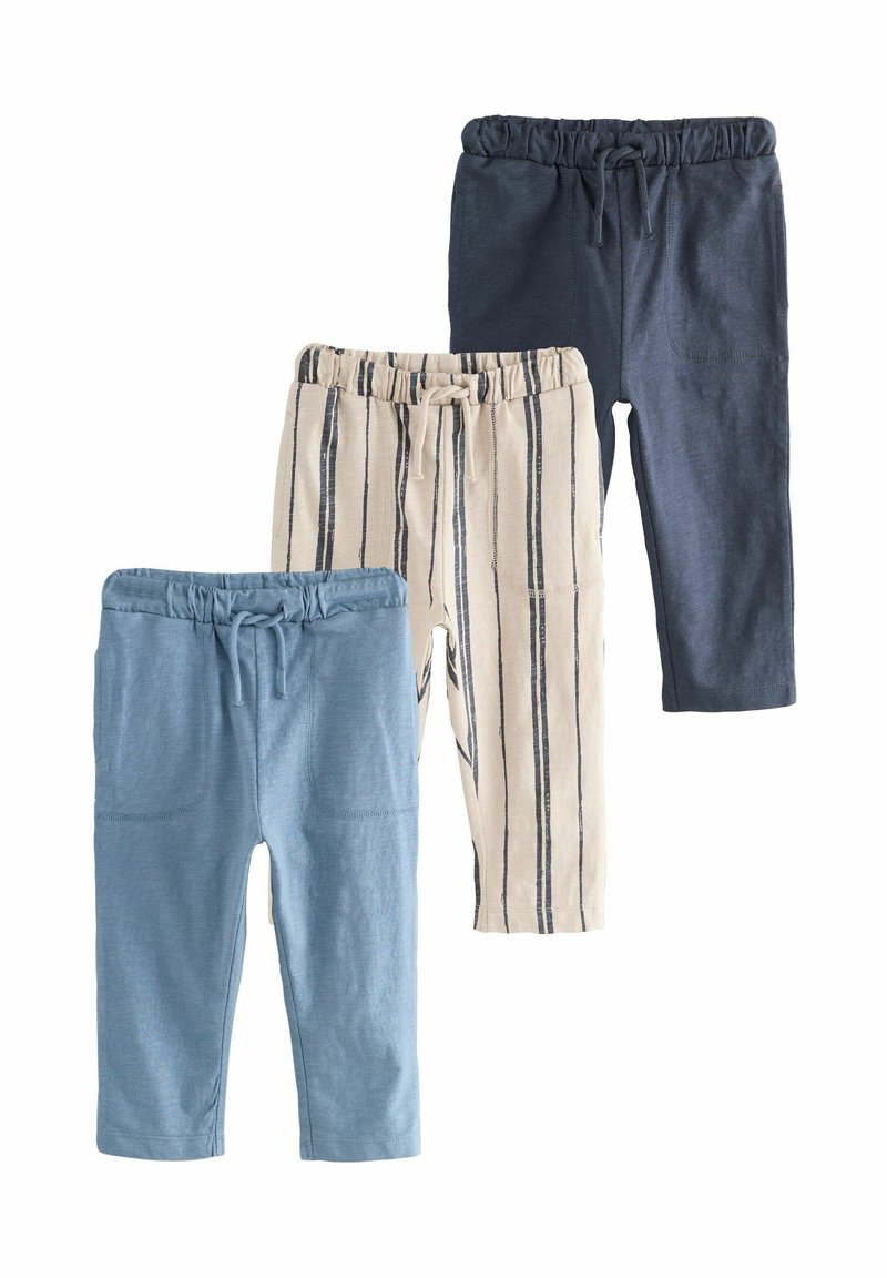 Trei perechi de pantaloni pentru copii: uni albastru, bej cu dungi bleumarin și bleumarin închis. Material moale, talie elastică și design lejer.