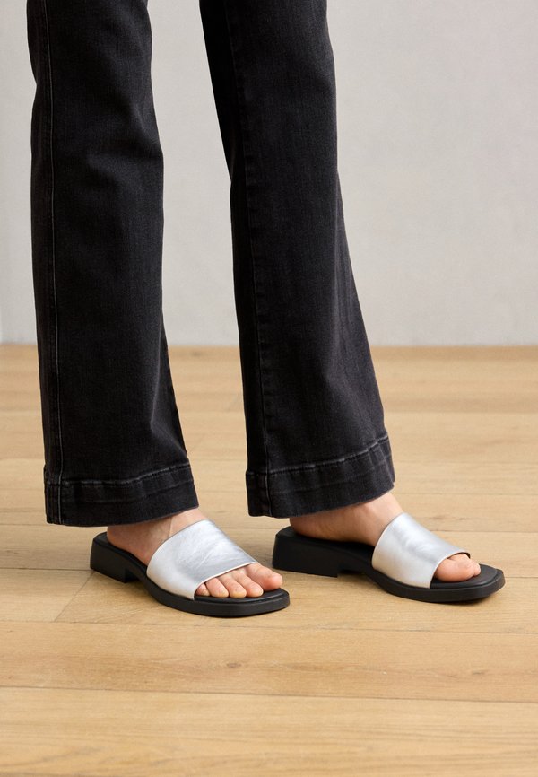 DANA - Mules - mittelgrau3