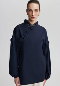 KIMONO WITH BRODERIE DEATIL - Kevyt takki - navy blue