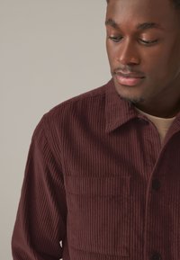 Next TWIN POCKET - REGULAR FIT - Ljetna jakna - burgundy red