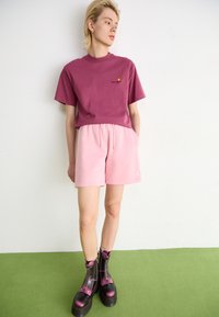 Carhartt WIP AMERICAN SCRIPT - Camiseta básica - dusty fuchsia