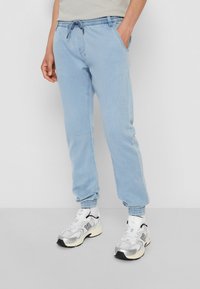 Urban Classics Jeans relaxed fit - lighter washed