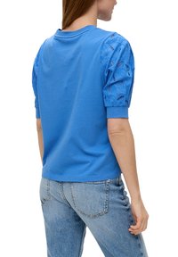 s.Oliver SEMITRANSPARENTER OPTIK - T-shirt print - royalblau