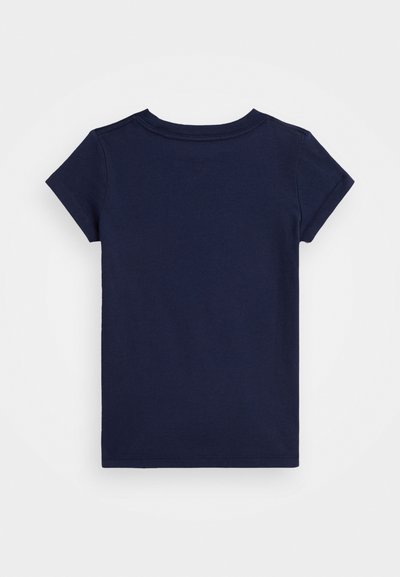 Μπλουζάκι κοντομάνικο σε σκούρο μπλε βαμβάκι, με στρογγυλή λαιμόκοψη και λεία υφή, με καθαρές ραφές και χωρίς ορατά σχέδια.