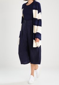 J.CREW Jednoduché tričko - dark blue