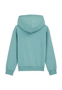 Hoodie di un tenue teal con una morbida texture, cappuccio completo e polsini e orlo a coste. La parte posteriore presenta un design semplice e pulito, senza loghi visibili.