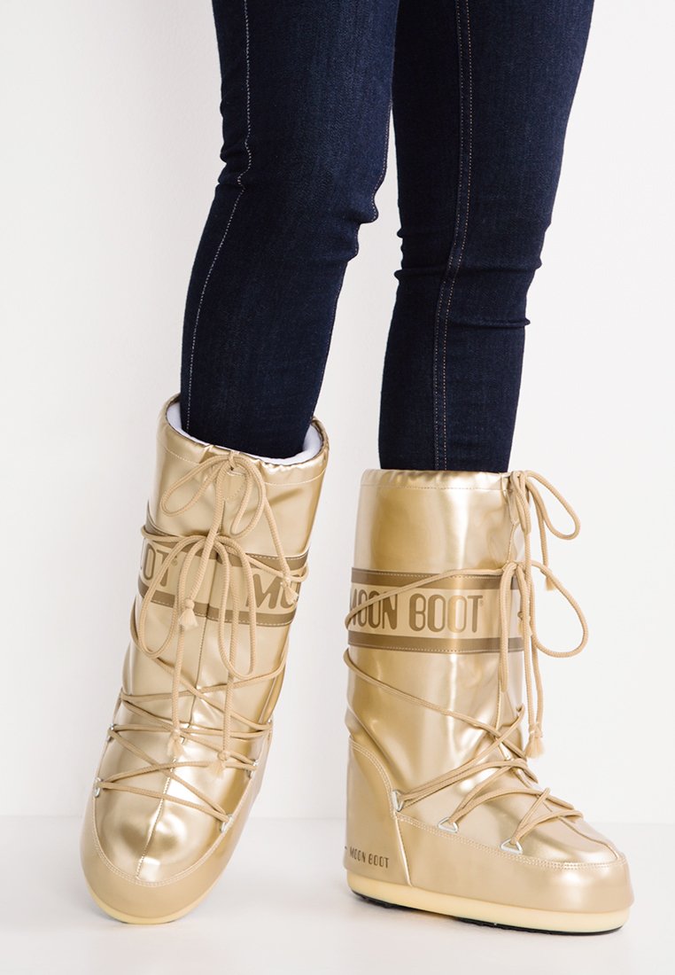 Moon Boot Snowboot Winterstiefel Gold Zalando De A funny fact is that there is no right or left shoe, both. snowboot winterstiefel gold
