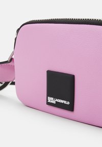 Karl Lagerfeld Jeans BOX LOGO MINI - Borsa a tracolla - moonlite mauve