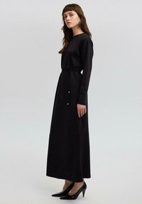 Touché Privé WITH BELTED  - Maksimekko - black
