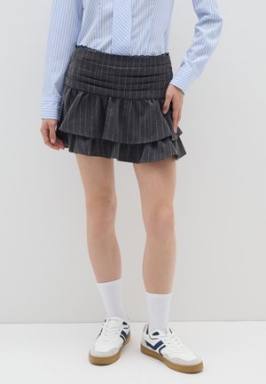 STRIPED ELASTICATED WITH RUFFLES - Plooirok - grey black