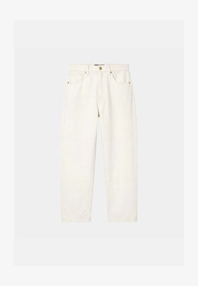 Jean blanc à jambes droites avec fermeture à boutons et zip à l'avant, cinq poches et passants pour ceinture, posé à plat sur un fond clair.