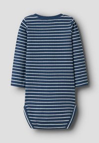 Granatowy bodysuit z długim rękawem w białe poziome paski, żebrowana tekstura oraz zapięcia na snapy na dole dla łatwego ubierania.