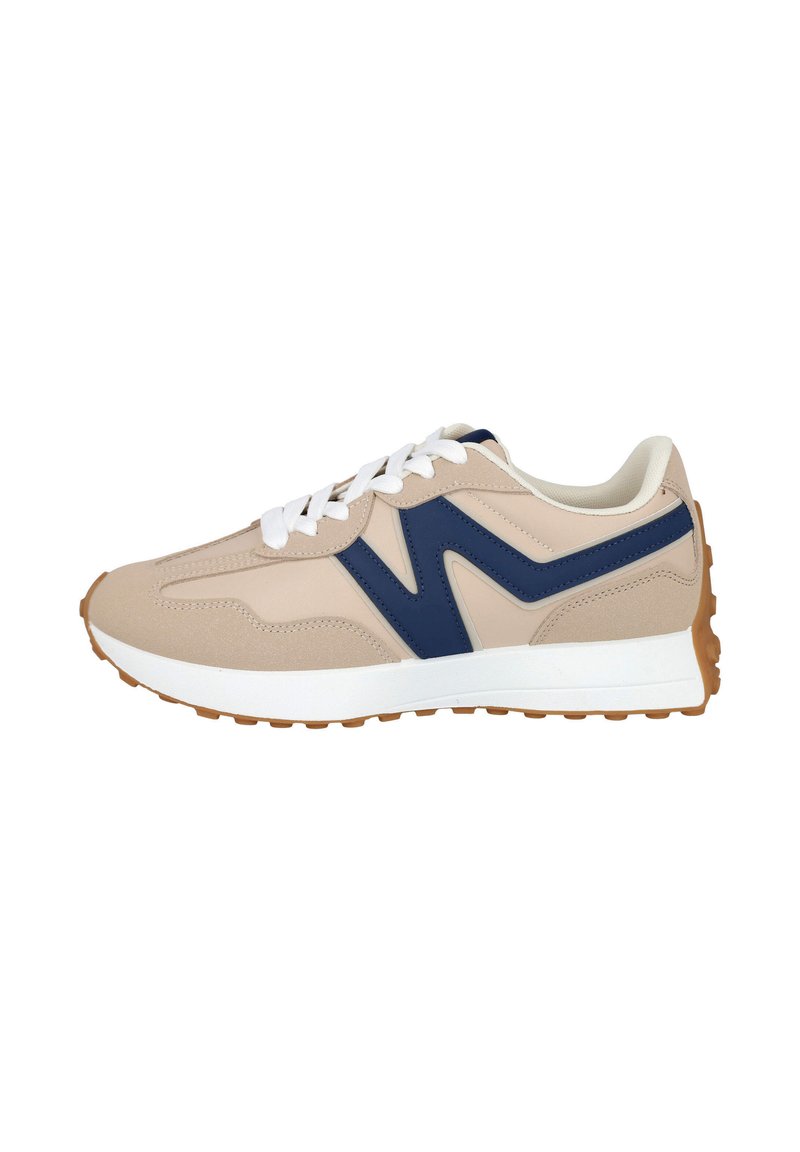 Zapatilla beige con cordones blancos, suela intermedia blanca gruesa, suela exterior de goma color goma y una franja en zigzag azul oscuro en el lateral.