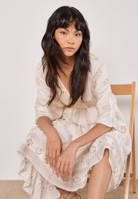 Apricot Vestido informal - cream