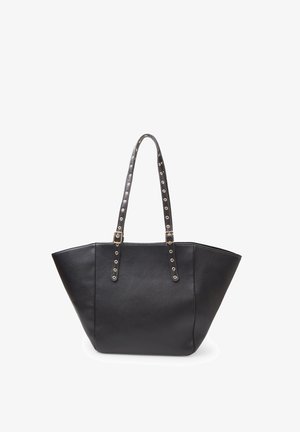 Borsa tote in pelle nera con una forma strutturata, caratterizzata da manici con borchie e hardware dorato. Include due manici lunghi per il trasporto.
