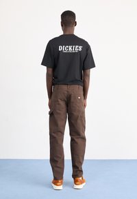 Dickies CARPENTER PANT - Trousers - dark brown