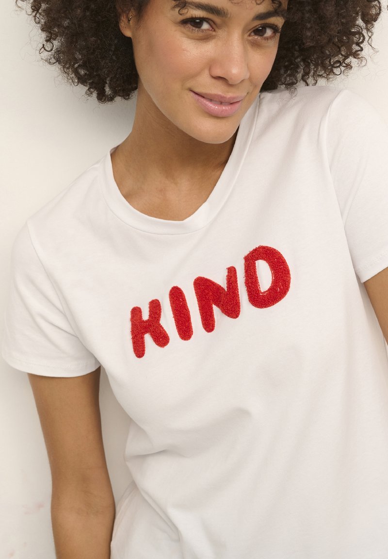 Damen T-Shirts | Kaffe T-Shirt print kind patch/offwhite - LQ03756 Damen T-Shirts | Kaffe T-Shirt print kind patch/offwhite - LQ03756