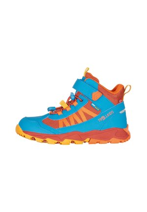 Kinderblauer und oranger Wanderschuh mit gelber und roter Sohle, Klettverschluss, Zuglaschen und atmungsaktivem Mesh-Gewebe.