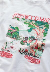 REGULAR FIT - LICENSE FLEETWOOD GRAPHIC SHORT SLEEVE CREW NECK - T-shirts print - white