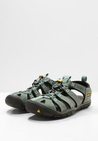 Keen CLEARWATER CNX  - Trekkingsandale - mineral blue/yellow