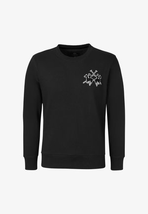 Musta pyöreäkauluksinen paita, jossa valkoinen kirjailtu kuvio, jossa kolme tyyliteltyä hahmoa pitämässä työkaluja vasemman ylärinnan kohdalla.