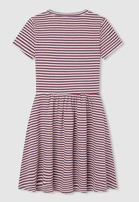 Pasiasta sukienka z krótkimi rękawami, z poziomymi czerwonymi, granatowymi i białymi paskami, dopasowaną górą i rozkloszowanym dołem. Materiał z mieszanki bawełny.