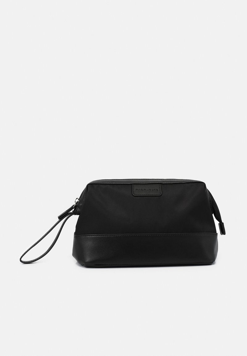 Pier One Wash bag 802 black/black Zalando.ie