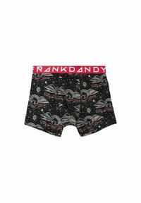 Svarta boxer-shorts med ett rött "FRANK DANDY" midjeband, som har ett himmelskt mönster av raketer och stjärnor i vitt och grått.