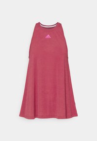 Ruusuvärinen hihaton mekko, jossa on laskostettu muoto, pyöreä pääntie ja hienovarainen rakenne. Rinnassa on pieni Adidas-logo.