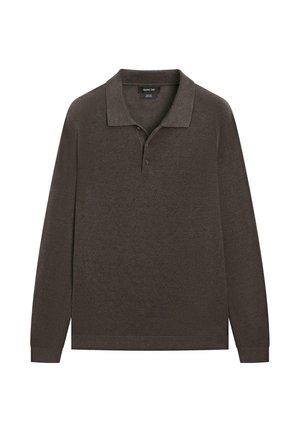 Ciemnobrązowa koszulka polo z długim rękawem, kołnierzykiem i rozcięciem na dwa guziki, wykonana z miękkiej dzianiny.