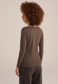 WE Fashion Ilgarankovis viršutinės dalies drabužis - brown