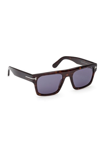 Rechteckige Sonnenbrille mit Schildpatt-Fassung und dunkel getönten Gläsern, schräg auf weißem Hintergrund.