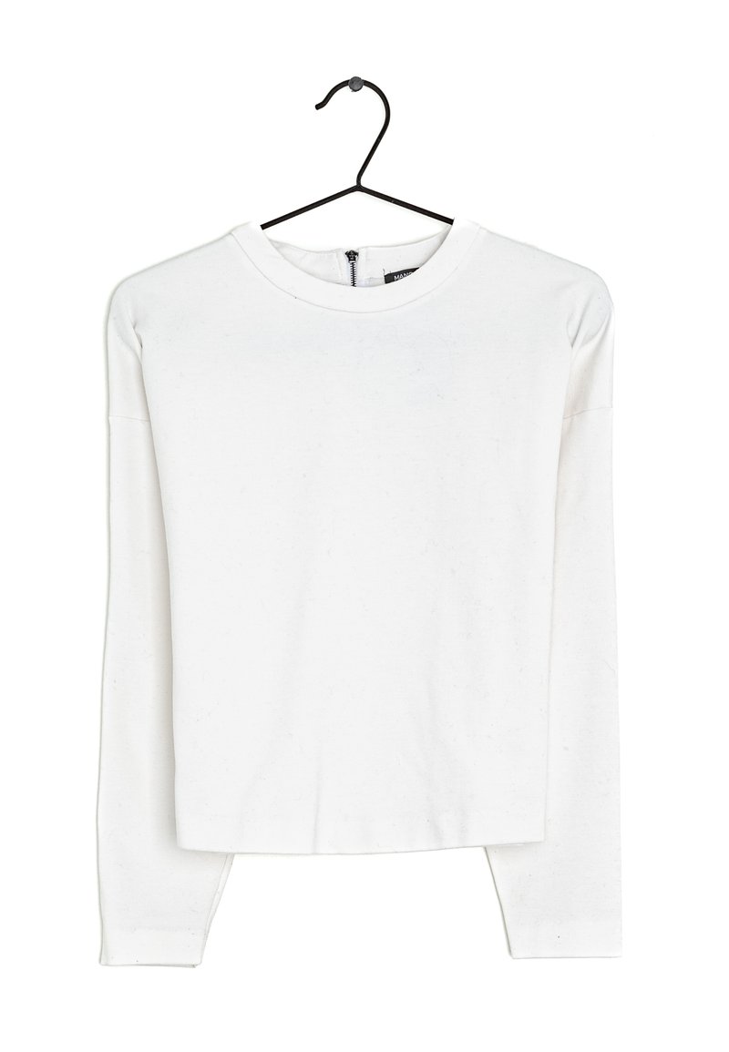 Haut blanc à manches longues en tissu doux, avec un col rond, une coupe décontractée et un détail de fermeture éclair à l'arrière. Sans motifs ni accents.