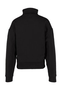 Felpa nera con colletto alto, design cropped, fit morbido e polsini a costine. Realizzata in tessuto morbido con una texture liscia.