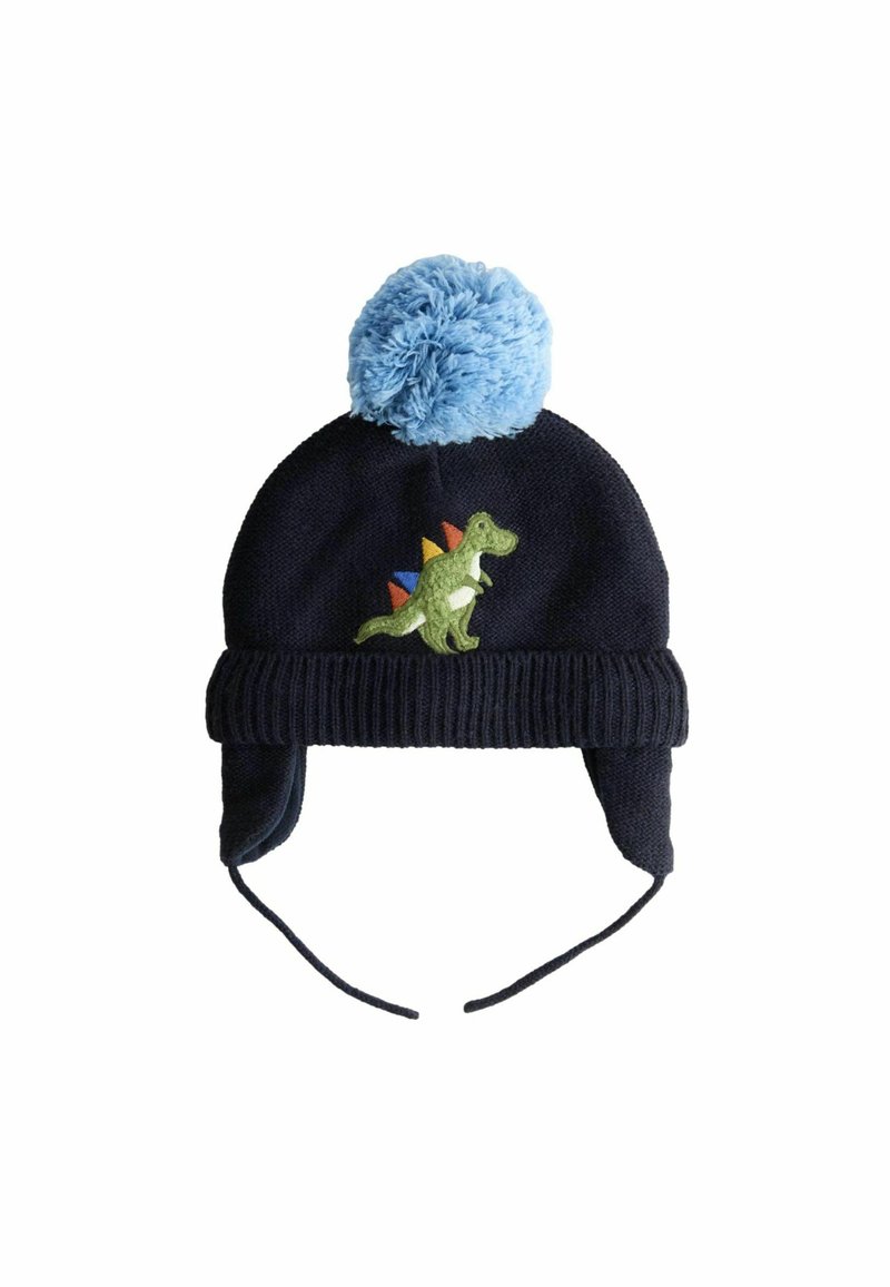 Tumesinine heegeldatud müts sinise tutiga, mille tagaküljel on roheline dinosauruse tikand värvikate harjastega ning soojenduseks kõrvaklapid.