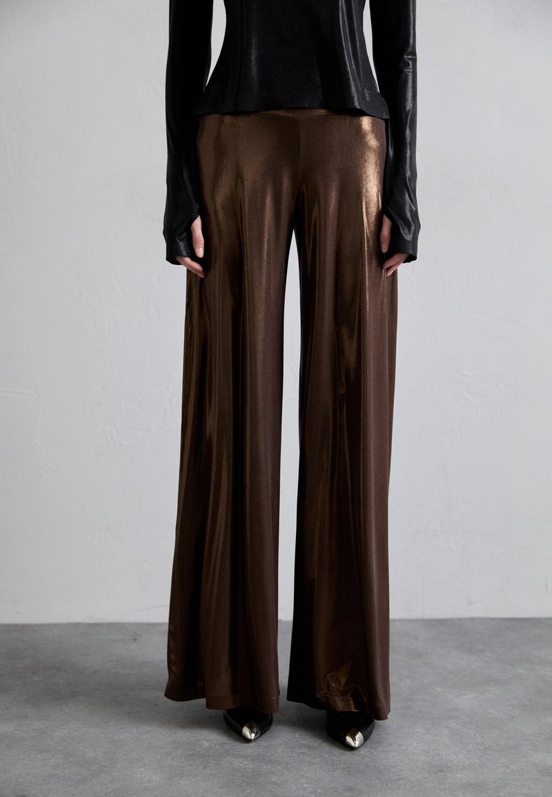 Norma Kamali ELEPHANT PANT - Stoffhose - chocolate