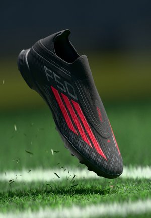 F50 PRO LACELESS TURF UNISEX - Fotballsko for gress - core black/lucid red
