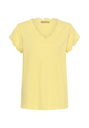 Sárga rövid ujjú, V-nyakú felső, hullámos csipke díszítéssel a nyakkivágásnál és az ujjak szélén, egyszínű anyag, laza stílus.