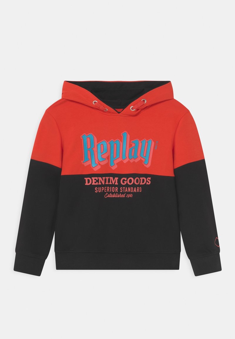 Hætte sweatshirt med rød overdel og sort underdel. Stort blåt "Replay" logo og teksten "DENIM GOODS" trykt foran.