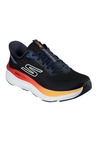 Scarpa da corsa nera con tomaia in mesh, con accenti blu e rossi, una intersuola bianca spessa e la scritta "MAX RUN" sul lato.
