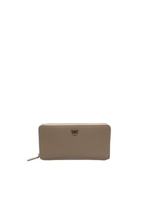 Portefeuille en cuir beige avec une texture lisse, de forme rectangulaire, fermeture éclair et un accent de logo en ton doré à l'avant.