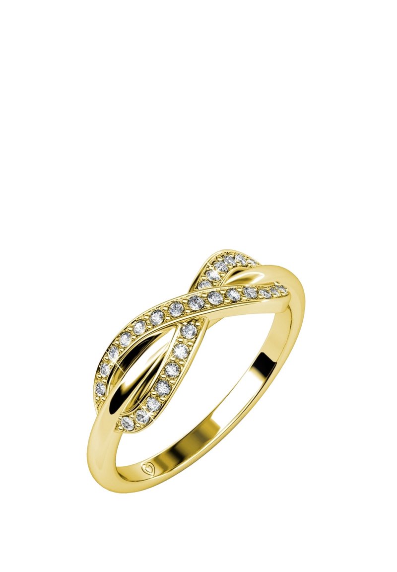 Anello d'oro con design intrecciato, caratterizzato da una fila di pietre trasparenti lungo il twist, banda liscia e lucidatura brillante.