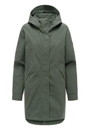 Imperméable long vert olive à capuche avec fermeture éclair frontale, rabat de fermeture, poches latérales et cordons de serrage réglables sur la capuche.