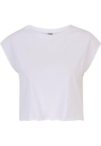 T-shirt blanc coupé avec des manches courtes, fabriqué en tissu de coton doux, avec un col rond et un ourlet droit sans motif visible.
