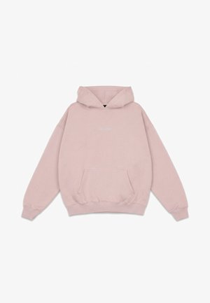 Lichtroze hoodie met een kangoeroezak aan de voorkant en een subtiel wit tekstlogo in het midden van de borst, plat neergelegd op een witte achtergrond.