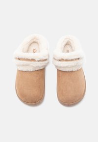 Crocs UNISEX - Papucsok - sepia